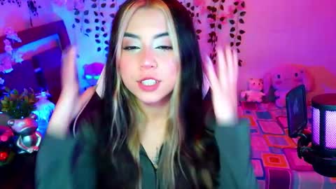 Kittyuwu  online show from February 18, 2026, 8:49 pm