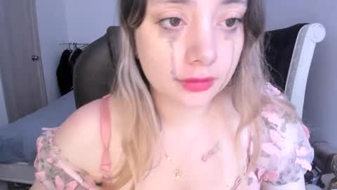 kittywantslove23 online show from October 19, 2025, 8:42 pm