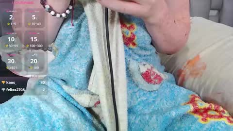 kittywhiteass online show from October 7, 2025, 12:35 pm