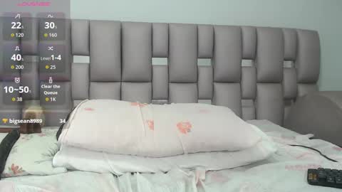 kittywhiteass online show from October 10, 2025, 11:09 am