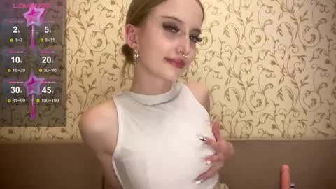 kittywithu online show from October 4, 2025, 5:00 pm