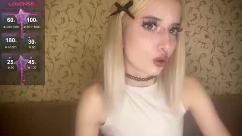 kittywithu online show from October 21, 2025, 5:24 pm