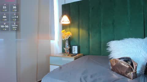 K I T T Y Y  online show from September 17, 2025, 4:19 pm