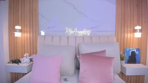 Snapshot of kity_angelss chatting on June 13, 2026, 1:47 am Angel Independent Model online show from June 13, 2026, 1:47 am