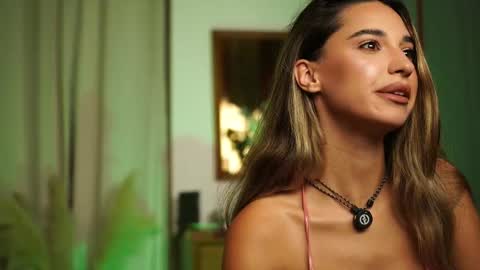 Erika online show from September 23, 2025, 6:44 pm