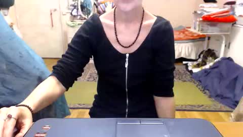 KiuminBerry online show from September 10, 2025, 12:05 pm