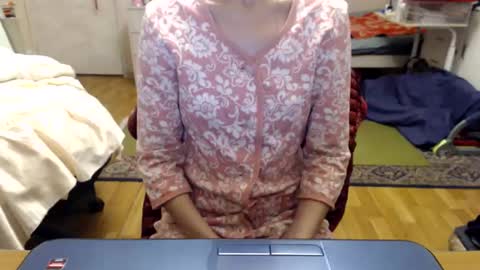 KiuminBerry online show from October 7, 2025, 12:24 pm