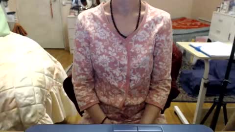 KiuminBerry online show from November 1, 2025, 12:18 pm