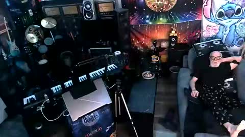 kiveuxmakeu online show from March 16, 2026, 12:17 am