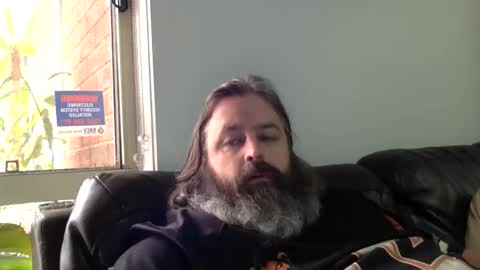 Kiwiabroad online show from November 19, 2025, 4:23 am