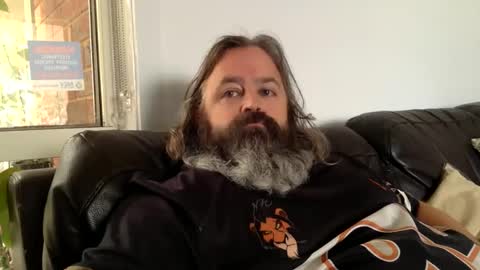 Kiwiabroad online show from December 22, 2025, 1:24 am