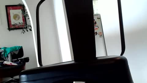 kiwibulge123 online show from April 16, 2026, 9:50 pm