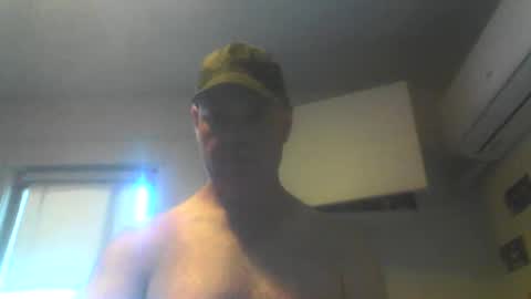 kiwiguy19773 online show from December 21, 2025, 2:41 am