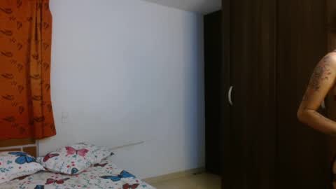 kiyu online show from September 19, 2025, 2:02 am