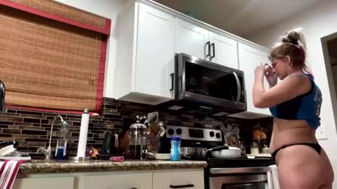 kkayla132 online show from December 17, 2025, 8:26 pm