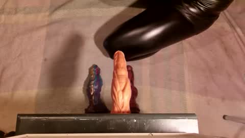 klamstrakur1 online show from October 11, 2025, 9:24 pm