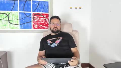 Snapshot of klarck_ chatting on January 23, 2025, 9:39 pm Klarck online show from January 23, 2025, 9:39 pm