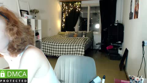 Snapshot of klares_wasser chatting on December 13, 2024, 2:27 pm Klares online show from December 13, 2024, 2:27 pm