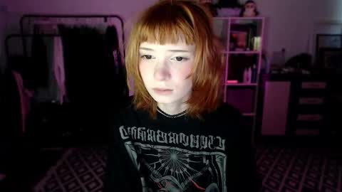 Snapshot of klares_wasser chatting on September 17, 2025, 1:02 pm Klares online show from September 17, 2025, 1:02 pm
