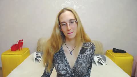 Snapshot of klaryevans chatting on December 7, 2024, 11:18 am Klary online show from December 7, 2024, 11:18 am