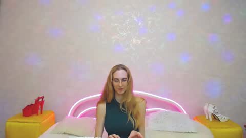 Snapshot of klaryevans chatting on December 14, 2024, 4:52 pm Klary online show from December 14, 2024, 4:52 pm