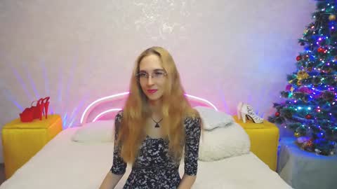 Snapshot of klaryevans chatting on December 19, 2024, 11:18 am Klary online show from December 19, 2024, 11:18 am