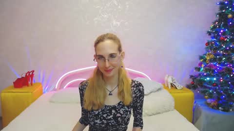 Snapshot of klaryevans chatting on December 19, 2024, 2:46 pm Klary online show from December 19, 2024, 2:46 pm