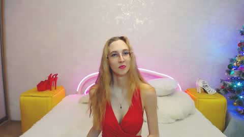 Snapshot of klaryevans chatting on January 5, 2025, 12:31 pm Klary online show from January 5, 2025, 12:31 pm