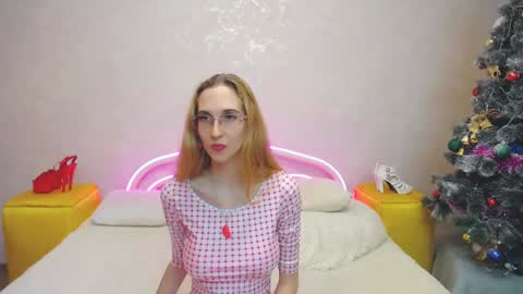 Snapshot of klaryevans chatting on January 9, 2025, 11:36 am Klary online show from January 9, 2025, 11:36 am