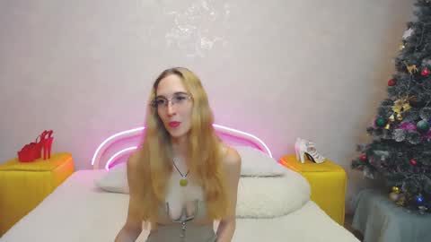 Snapshot of klaryevans chatting on January 19, 2025, 9:11 am Klary online show from January 19, 2025, 9:11 am