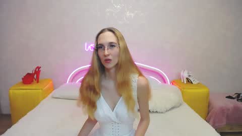 Snapshot of klaryevans chatting on January 29, 2025, 12:24 pm Klary online show from January 29, 2025, 12:24 pm