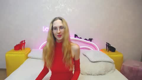 Snapshot of klaryevans chatting on March 2, 2025, 2:21 pm Klary online show from March 2, 2025, 2:21 pm