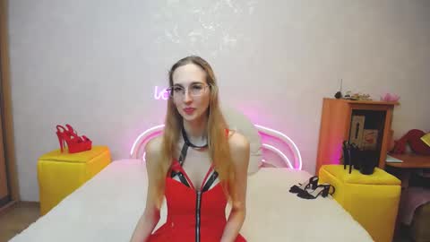 Snapshot of klaryevans chatting on March 8, 2025, 5:11 pm Klary online show from March 8, 2025, 5:11 pm