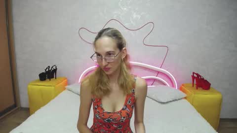 Snapshot of klaryevans chatting on September 21, 2025, 6:04 am Klary online show from September 21, 2025, 6:04 am