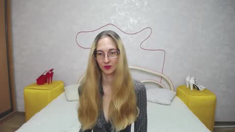 Snapshot of klaryevans chatting on October 2, 2025, 9:38 am Klary online show from October 2, 2025, 9:38 am