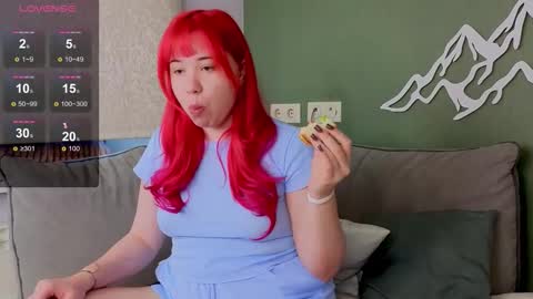 Klee online show from October 7, 2025, 4:20 am