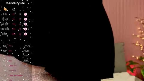 Klee online show from October 20, 2025, 4:13 am