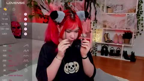 Klee online show from October 24, 2025, 4:42 am