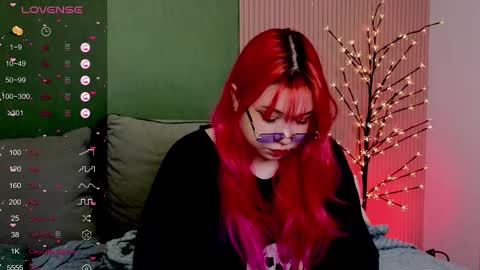 Klee online show from November 7, 2025, 6:02 am