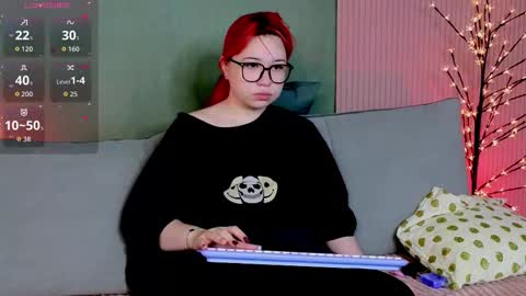 Klee online show from November 10, 2025, 5:06 am