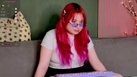 Klee online show from November 15, 2025, 5:16 am