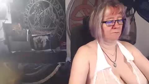 Snapshot of kleiner_teufel chatting on April 24, 2026, 7:11 am Michelle online show from April 24, 2026, 7:11 am