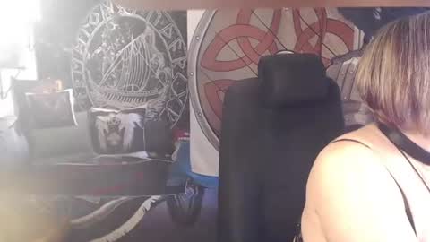 Snapshot of kleiner_teufel chatting on May 11, 2026, 5:57 am Michelle online show from May 11, 2026, 5:57 am