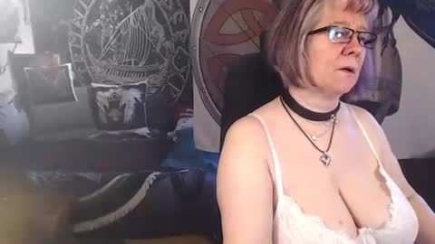 Snapshot of kleiner_teufel chatting on May 20, 2026, 6:41 am Michelle online show from May 20, 2026, 6:41 am