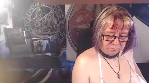 Snapshot of kleiner_teufel chatting on May 22, 2026, 6:53 am Michelle online show from May 22, 2026, 6:53 am