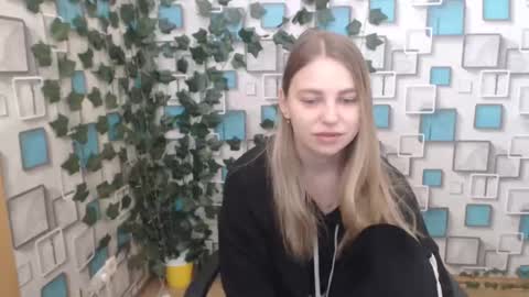 Snapshot of klerkarina chatting on February 20, 2025, 5:44 am klerkarina online show from February 20, 2025, 5:44 am