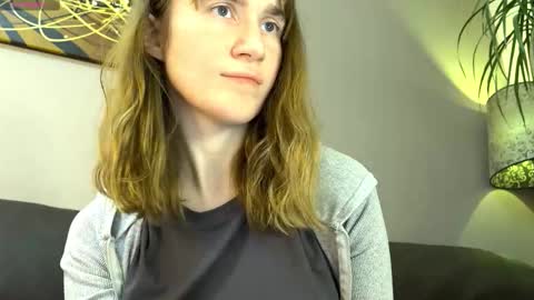 Snapshot of kleya___ chatting on October 19, 2025, 8:20 pm Kleya online show from October 19, 2025, 8:20 pm