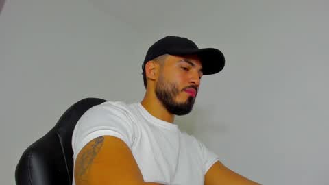 Snapshot of klinsmannwalton chatting on October 22, 2025, 2:50 pm klinsmannwalton online show from October 22, 2025, 2:50 pm