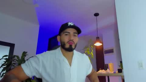 Snapshot of klinsmannwalton chatting on October 29, 2025, 11:23 am klinsmannwalton online show from October 29, 2025, 11:23 am