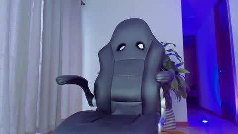 Snapshot of klinsmannwalton chatting on November 3, 2025, 11:22 am klinsmannwalton online show from November 3, 2025, 11:22 am